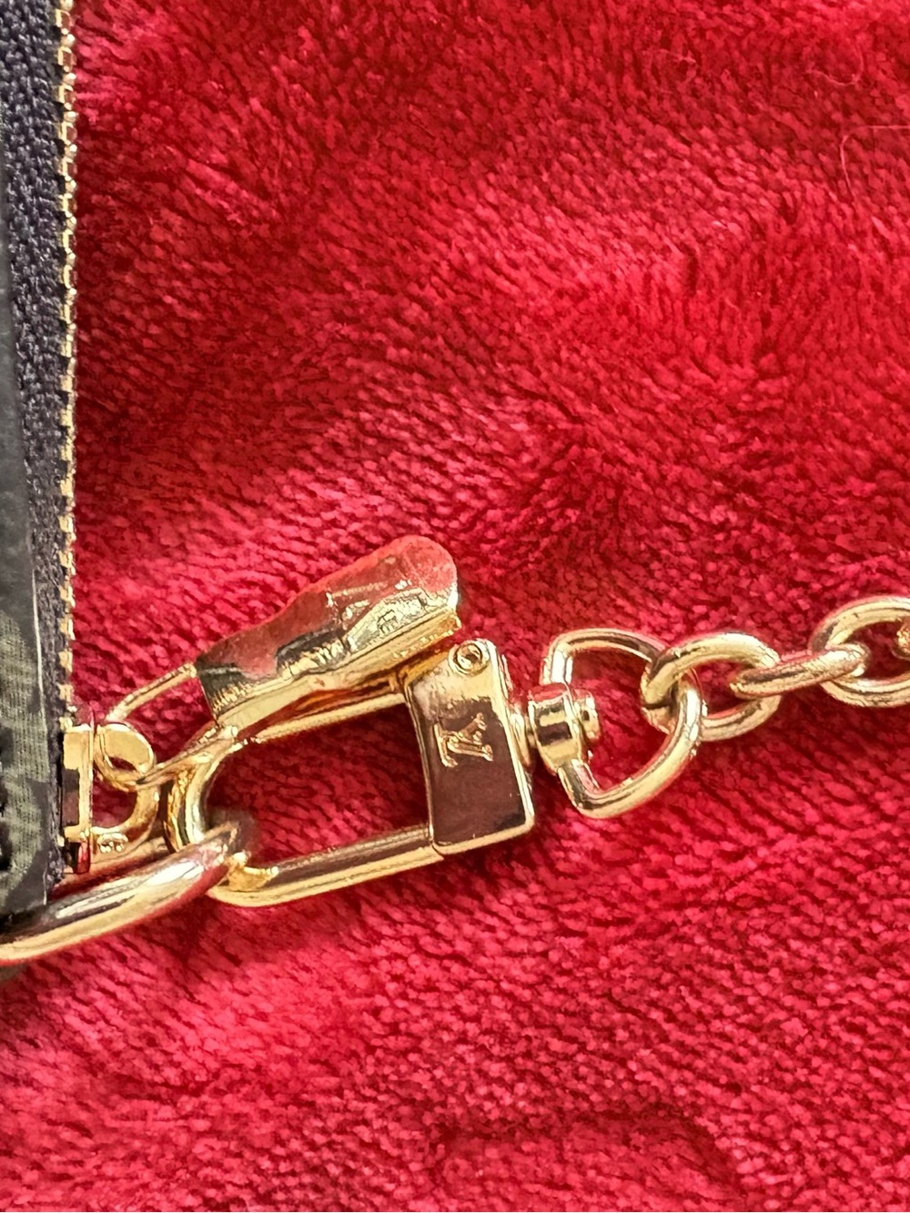 Louis Vuitton Monogram Canvas Crossbody Pouch with Gold Chain - Picture 2 of 4